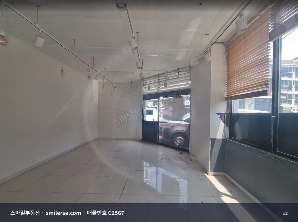 대연역 인근 먹자라인 1층 상가, 깔끔한 인테리어로 바로 시작 썸네일 2