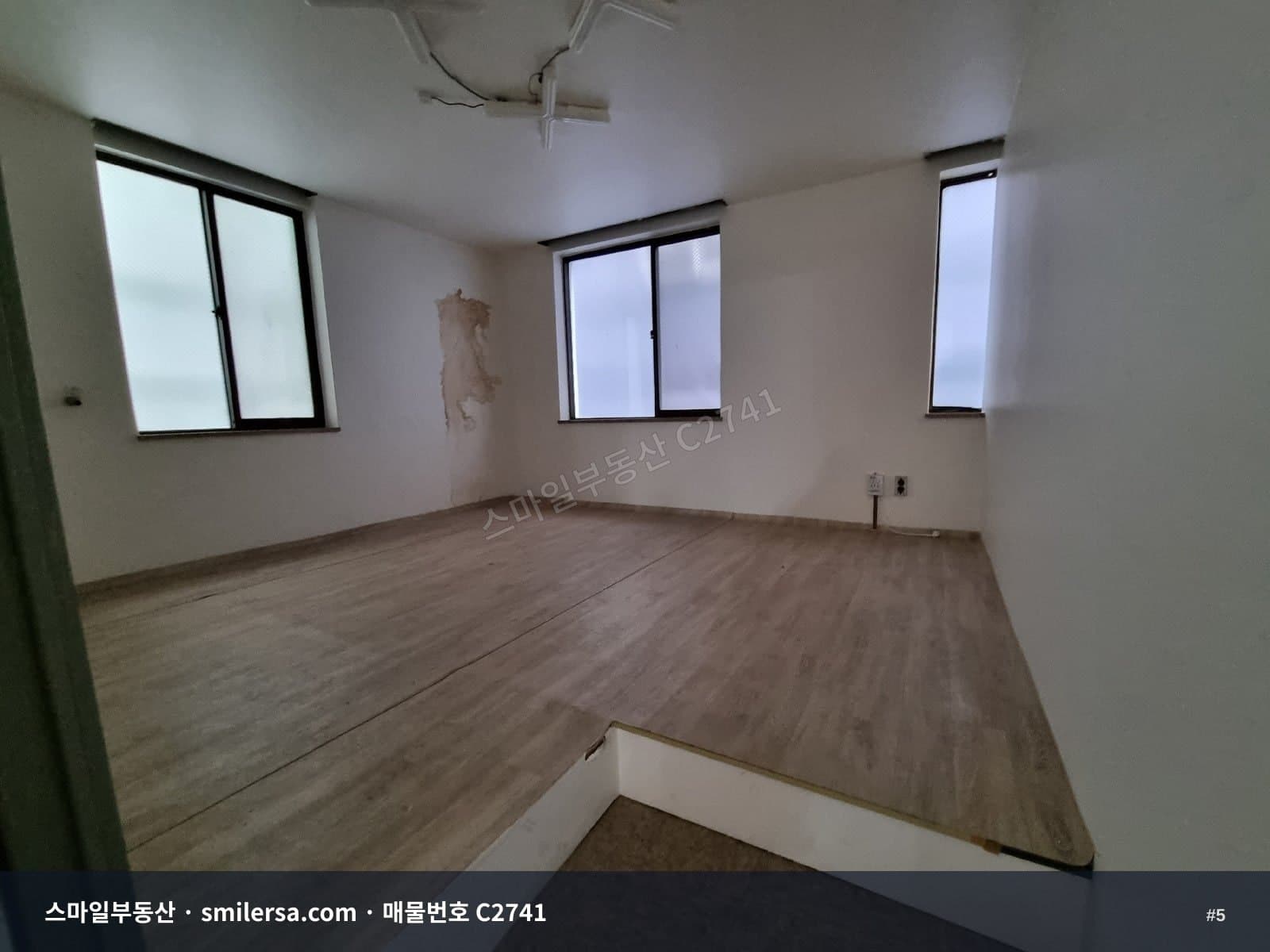 초량역 2번출구 인근 35평 사무실, 월 80에 즉시입주 썸네일 5