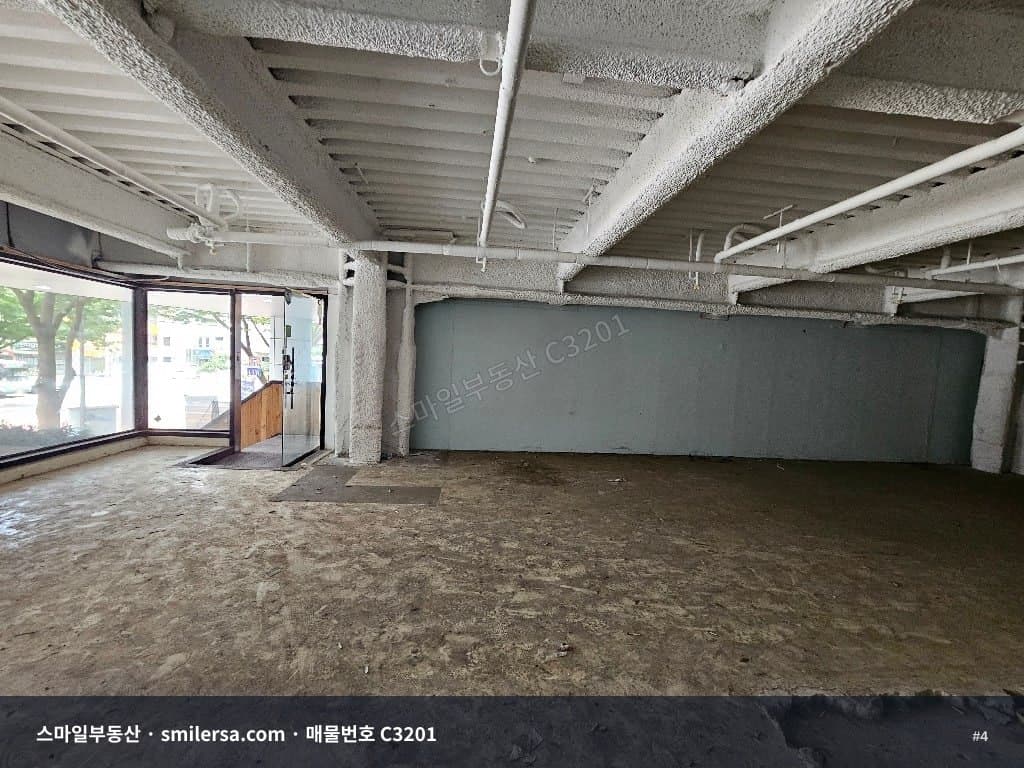 경성대 인근 1층 무권리 상가, 30평 규모로 즉시 입주 가능 썸네일 4