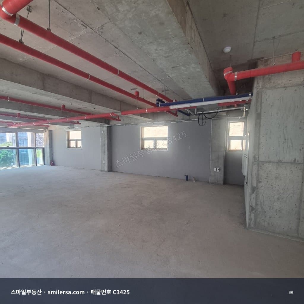 동광1가 광복로 입구 대로변 사무실 50평, 노출 좋은 자리 썸네일 5