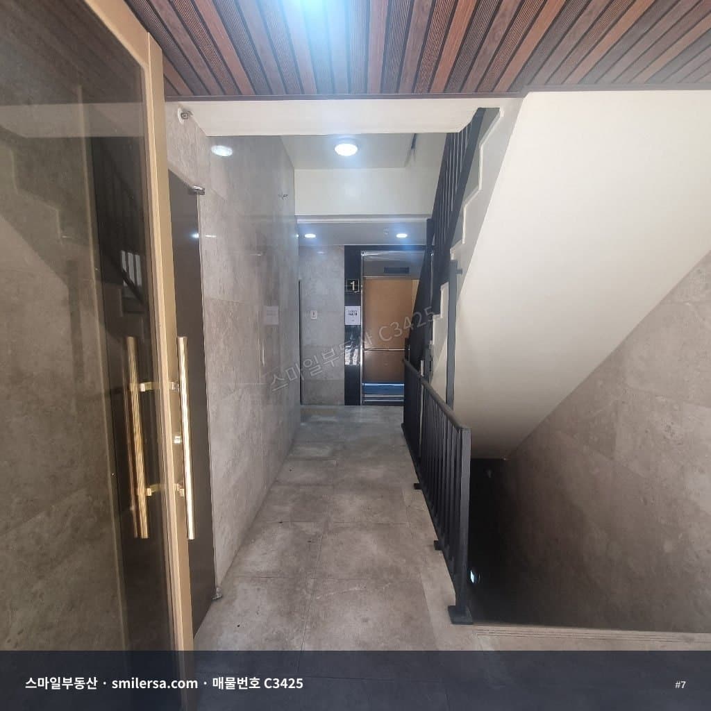 동광1가 광복로 입구 대로변 사무실 50평, 노출 좋은 자리 썸네일 7