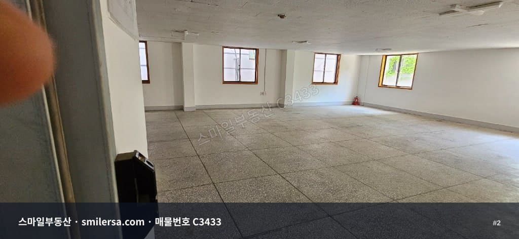 범천동 신암 이편한세상 인근 48평 사무실, 보증금 1천에 월 70만원 썸네일 2