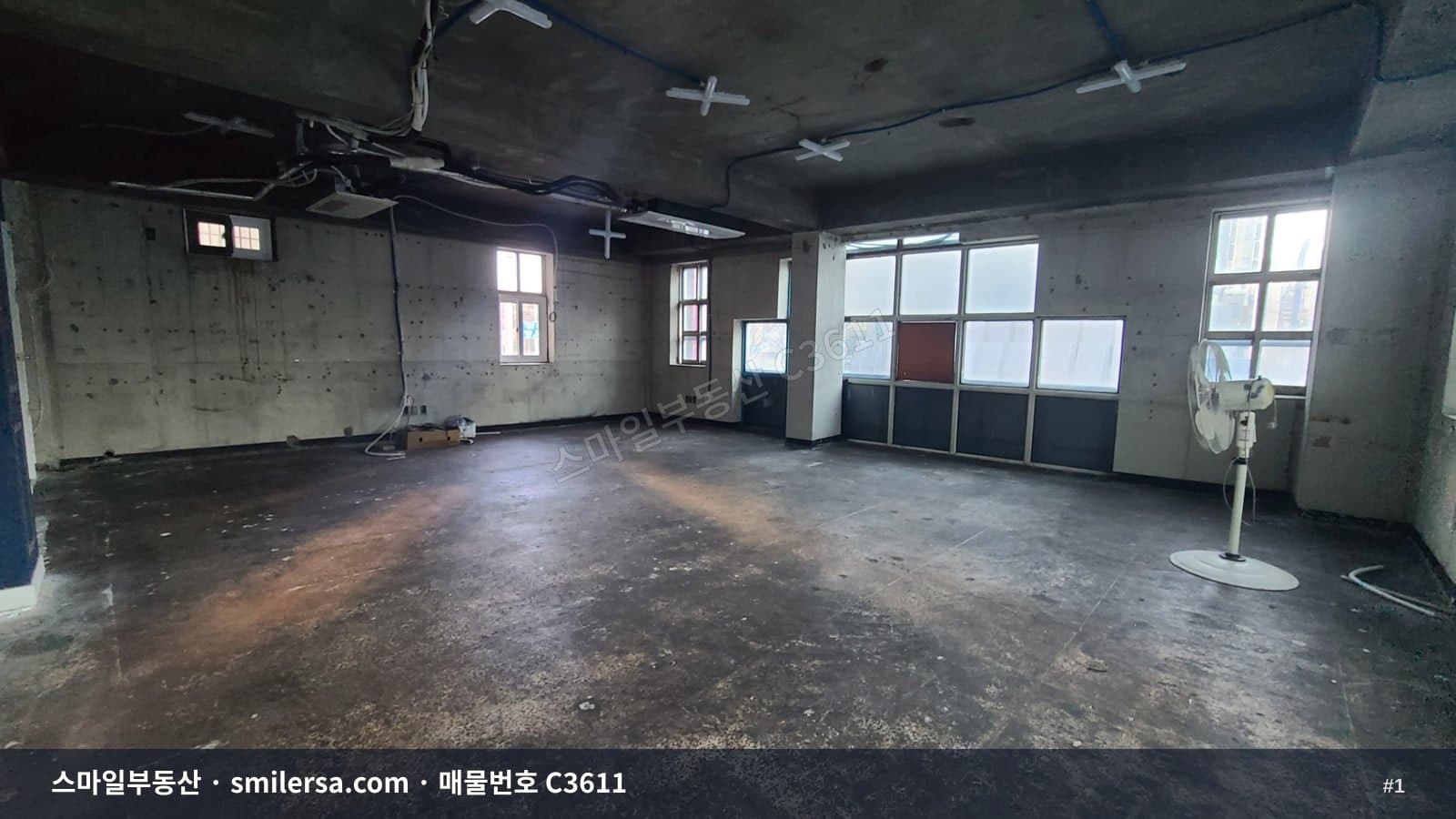 서면 영광도서 인근 가야대로변 사무실 2층 25평 - 1