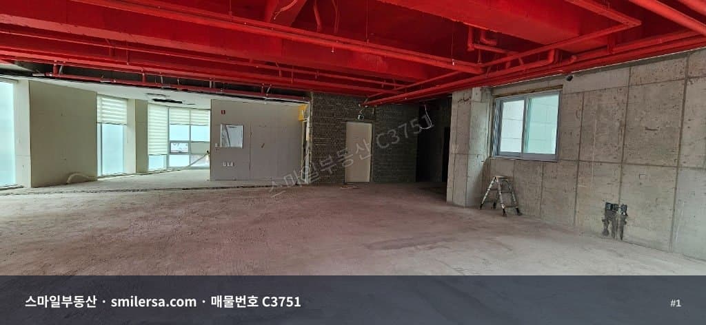 동의대역 인근 대로변 2층 사무실 54평, 병의원·사무실 모두 좋은 자리 - 1