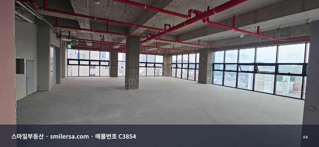 대연역 신축 건물 11층, 병의원·사무실로 좋은 65평 공간 썸네일 4