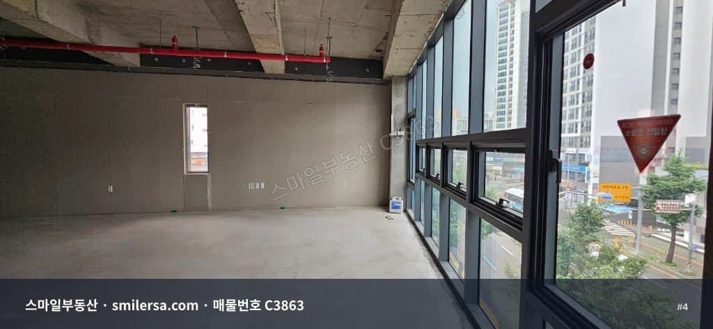 대연역 인근 도로변 중형 사무실 46평 월세 매물 썸네일 4