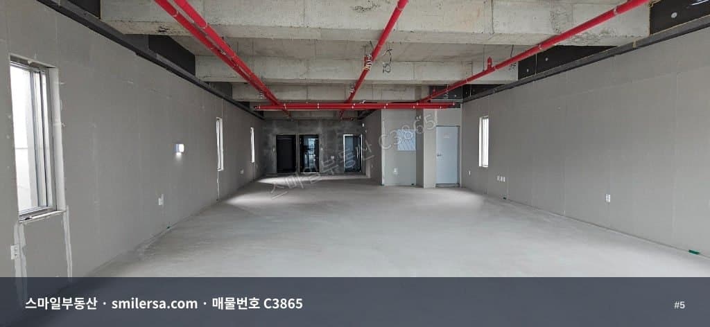 대연역 인근 도로변 중형 사무실, 46평 신축급 공간 썸네일 5