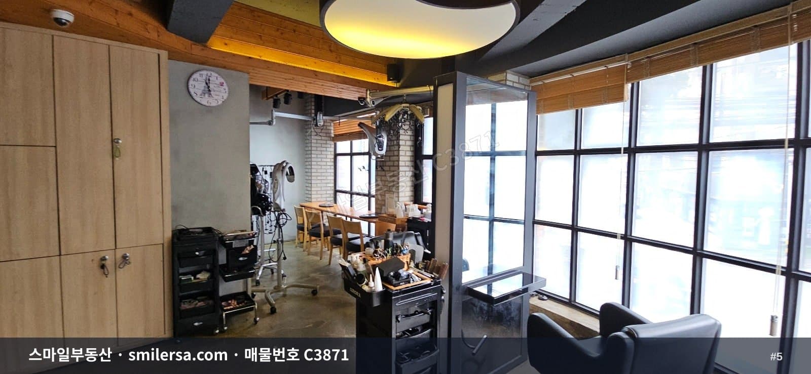 경성대역 인근 대로변 2층 사무실, 역세권 40평 공간 썸네일 5