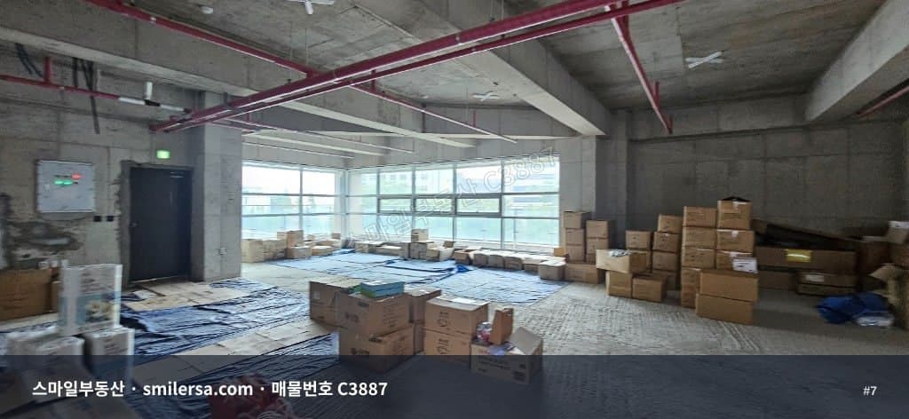 부산진역 인근 수정동 신축급 3층, 병의원·사무실로 딱 맞는 80평 공간 썸네일 7