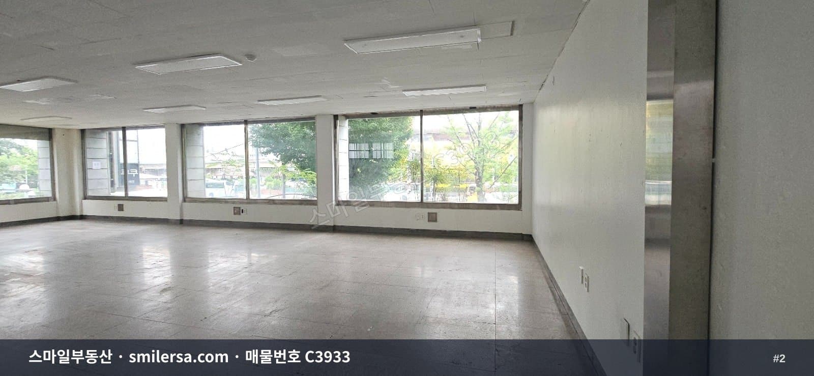 동래역 인근 대로변 사무실, 교차로 접근성 좋은 2층 45평 썸네일 2