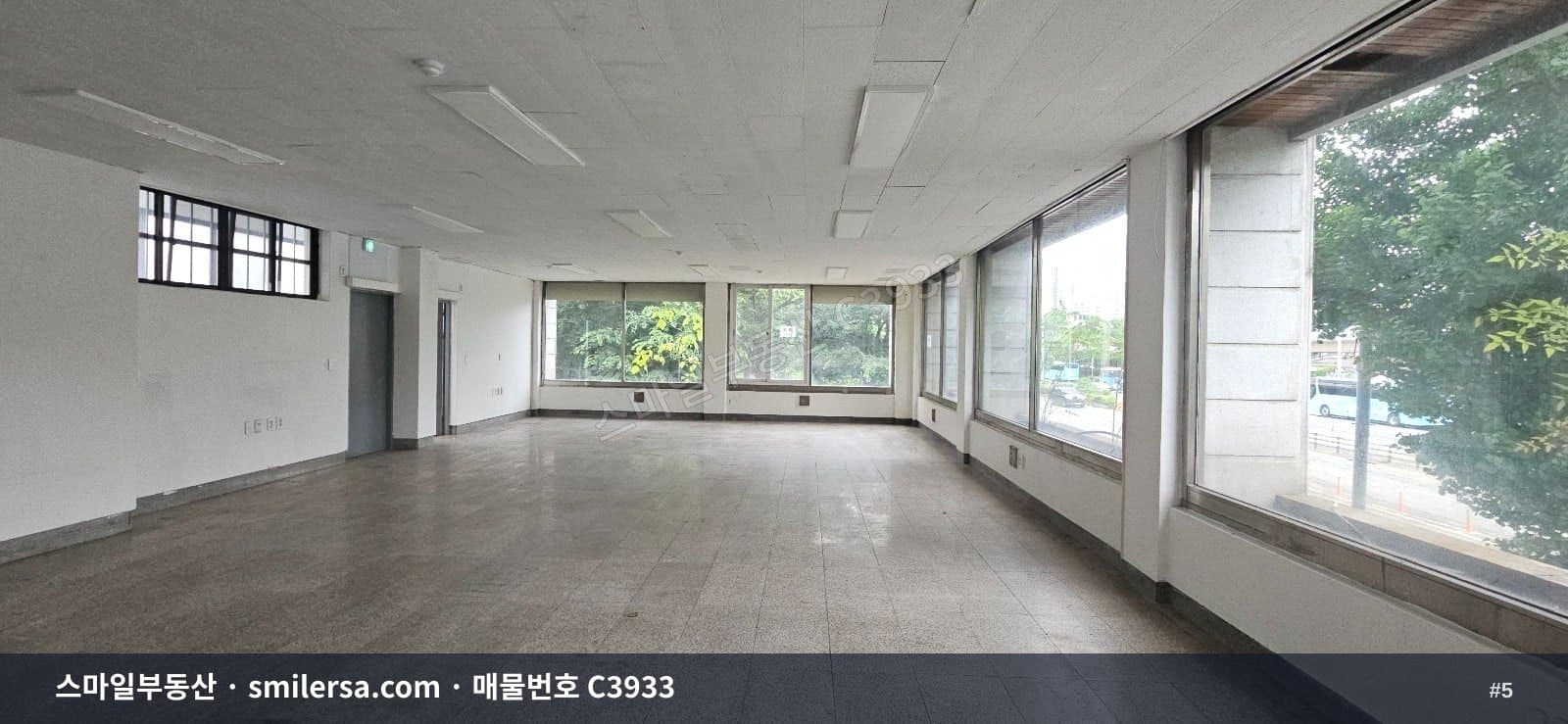 동래역 인근 대로변 사무실, 교차로 접근성 좋은 2층 45평 썸네일 5