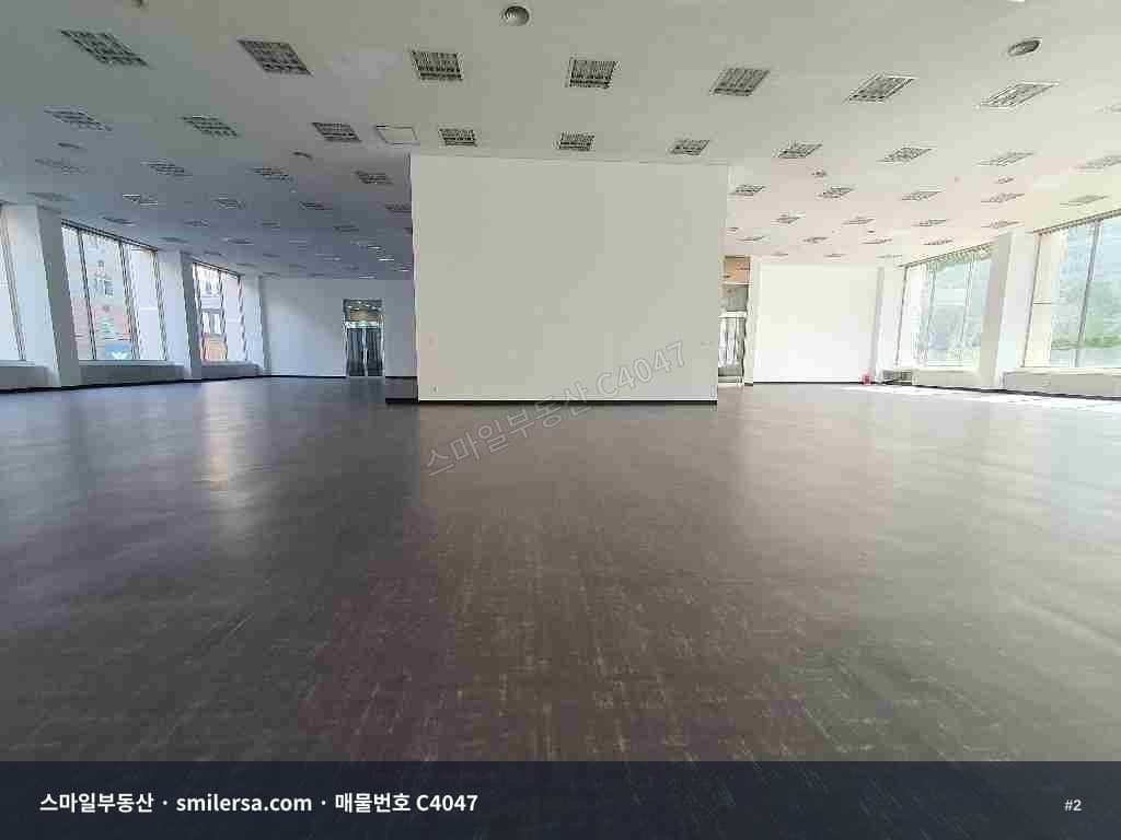 부산역 2번 출구 인근 대형 사무실, 221평 규모로 금융·기업 지점 최적 썸네일 2