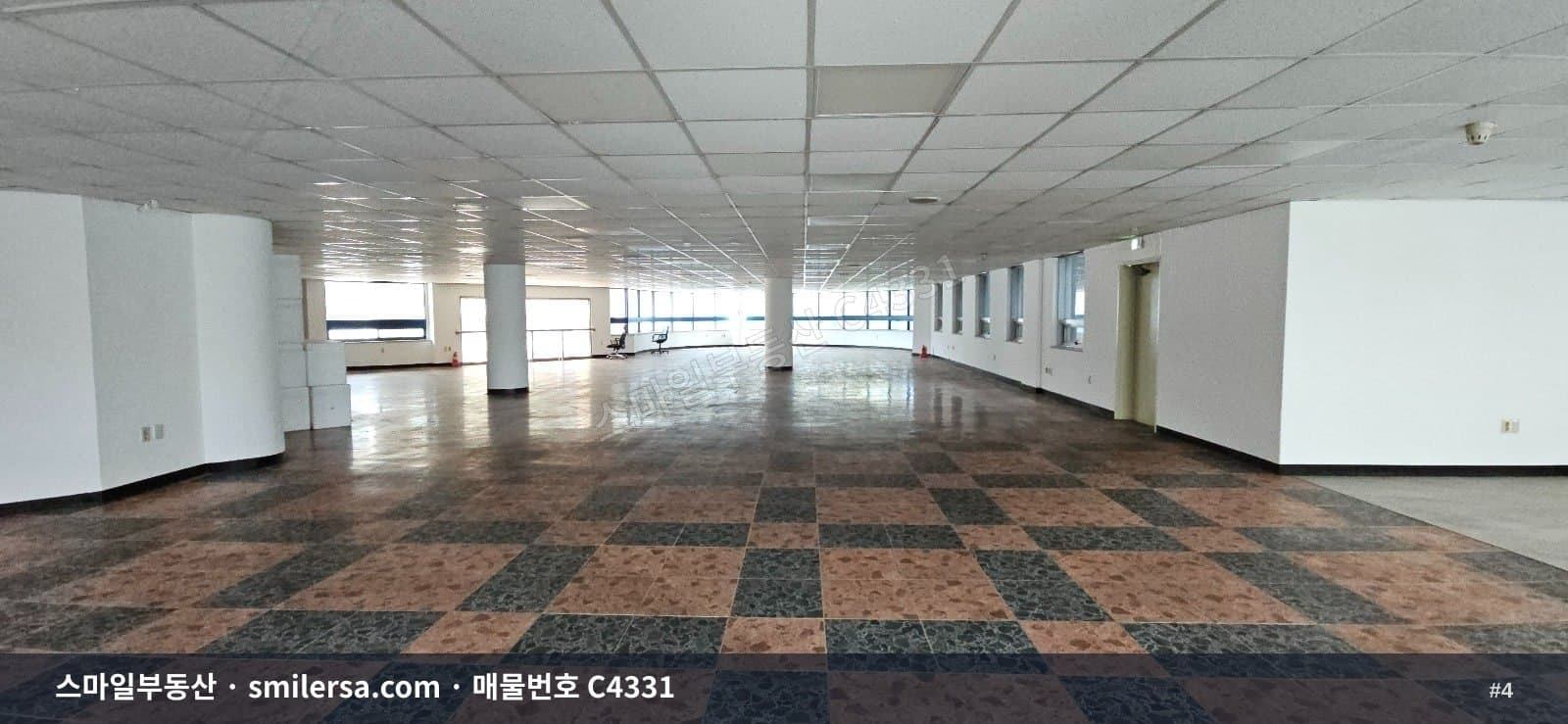 수영·민락역 대로변 197평 대형 사무실, 역세권 접근성 좋은 깔끔한 공간 썸네일 4