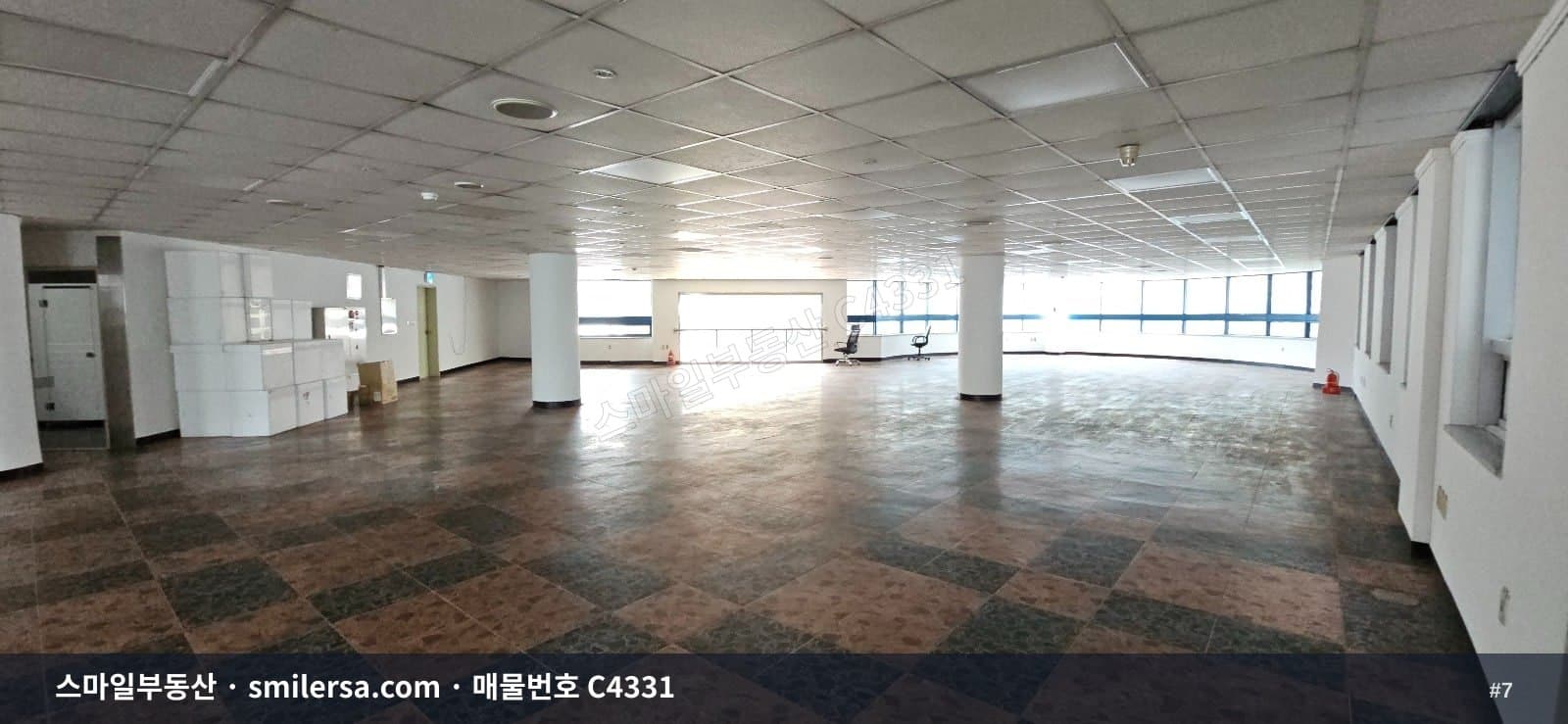 수영·민락역 대로변 197평 대형 사무실, 역세권 접근성 좋은 깔끔한 공간 썸네일 7