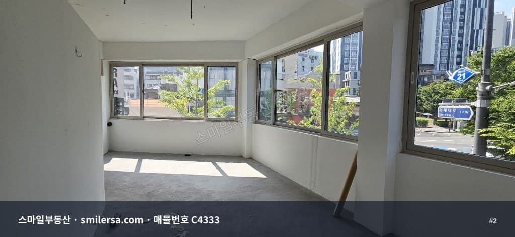 수영·민락역 대로변 깔끔한 소형 사무실, 역세권 37평대 썸네일 2