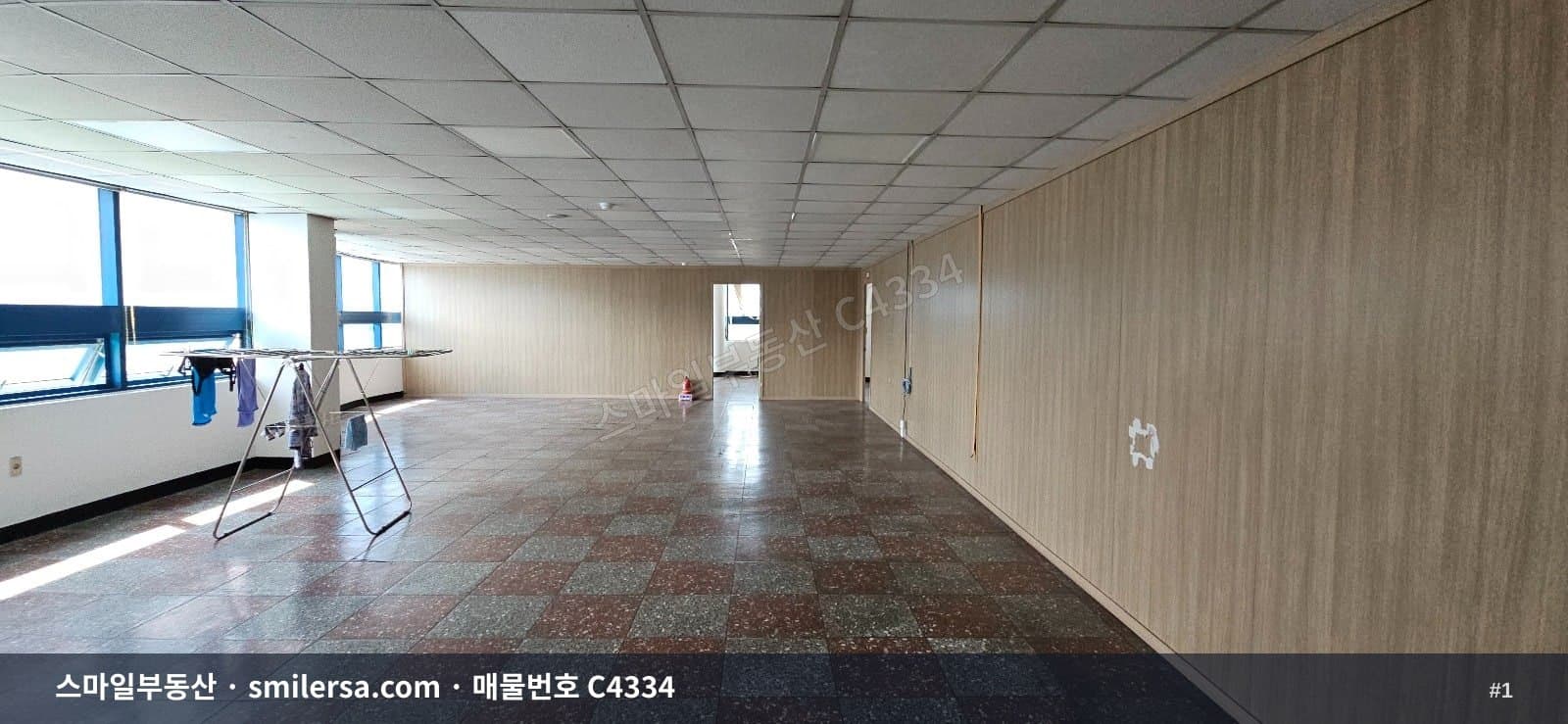 수영·민락역 대로변 깔끔한 중형 사무실, 66평대 역세권 입지 - 1