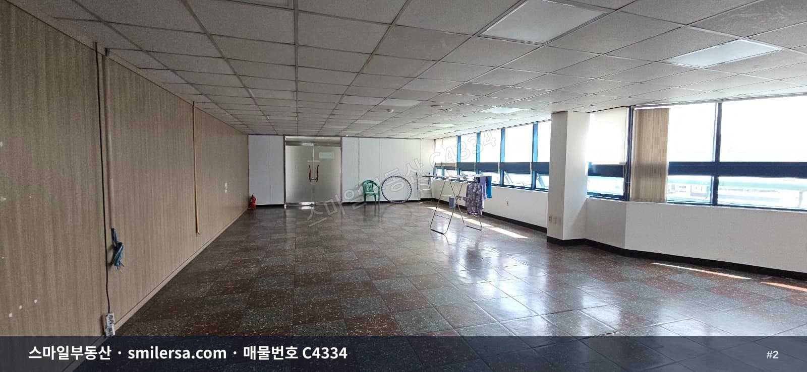 수영·민락역 대로변 깔끔한 중형 사무실, 66평대 역세권 입지 썸네일 2