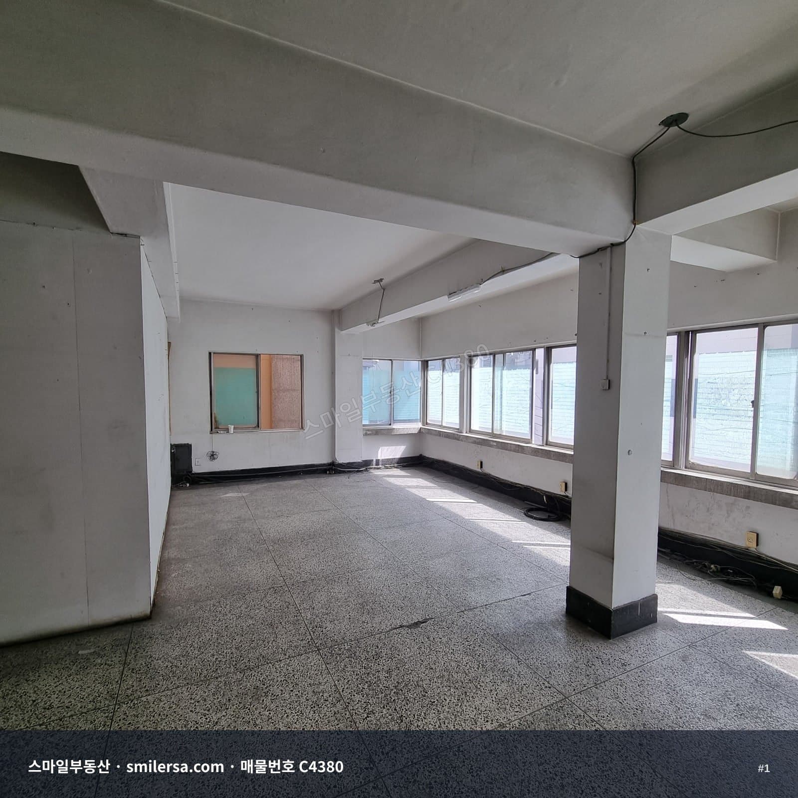부산광역시 중구 중앙동4가 사무실 내부 사진 C4380