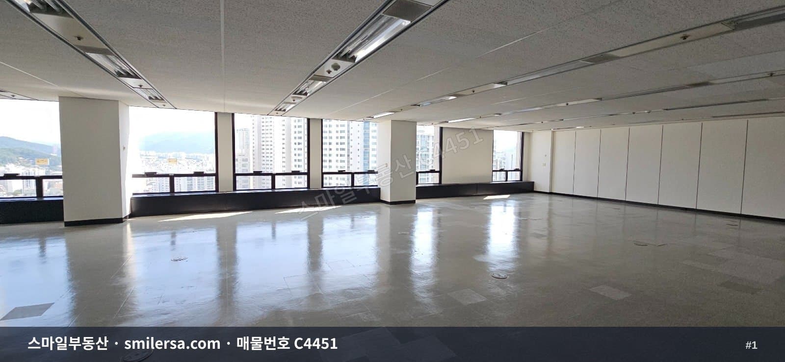 부산광역시 연제구 거제동 사무실 내부 사진 C4451