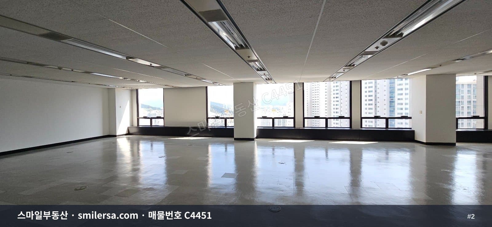 교대역 인근 126평 업무용 사무실, 역세권 접근성 좋은 고층 오피스 썸네일 2