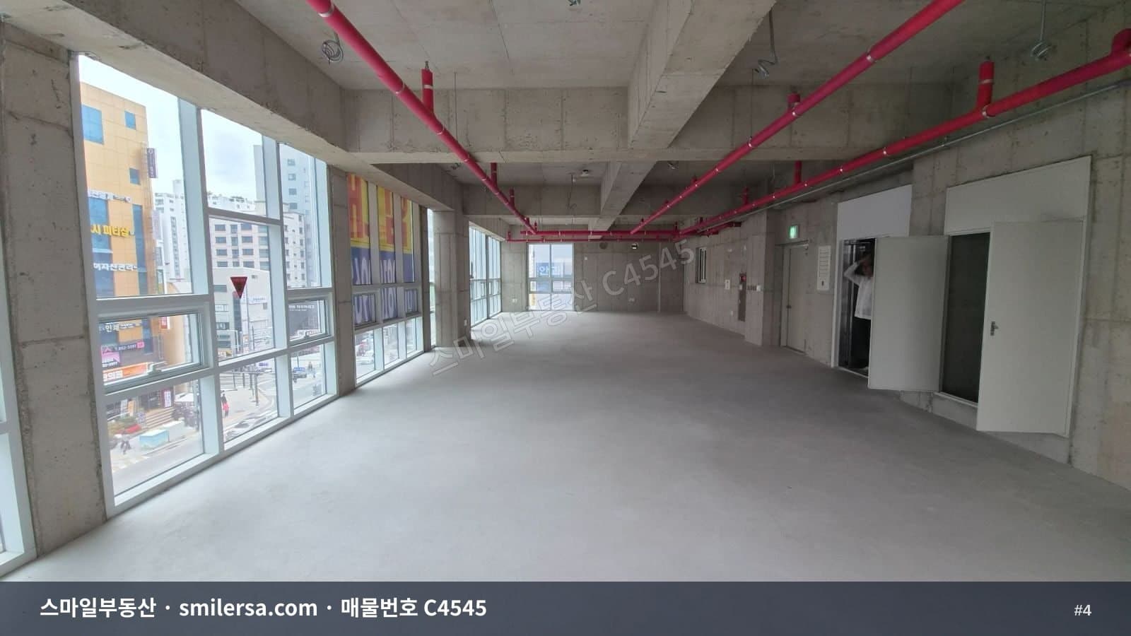 시청역 인근 역세권 병의원·사무실 | 연산동 대로변 68평 썸네일 4