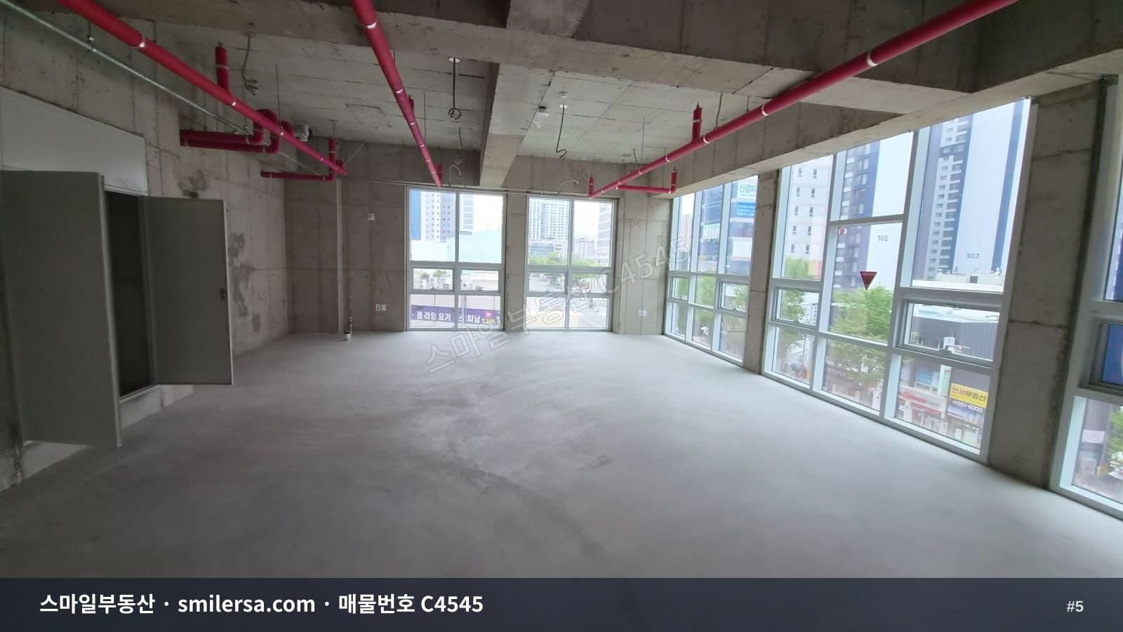 시청역 인근 역세권 병의원·사무실 | 연산동 대로변 68평 썸네일 5