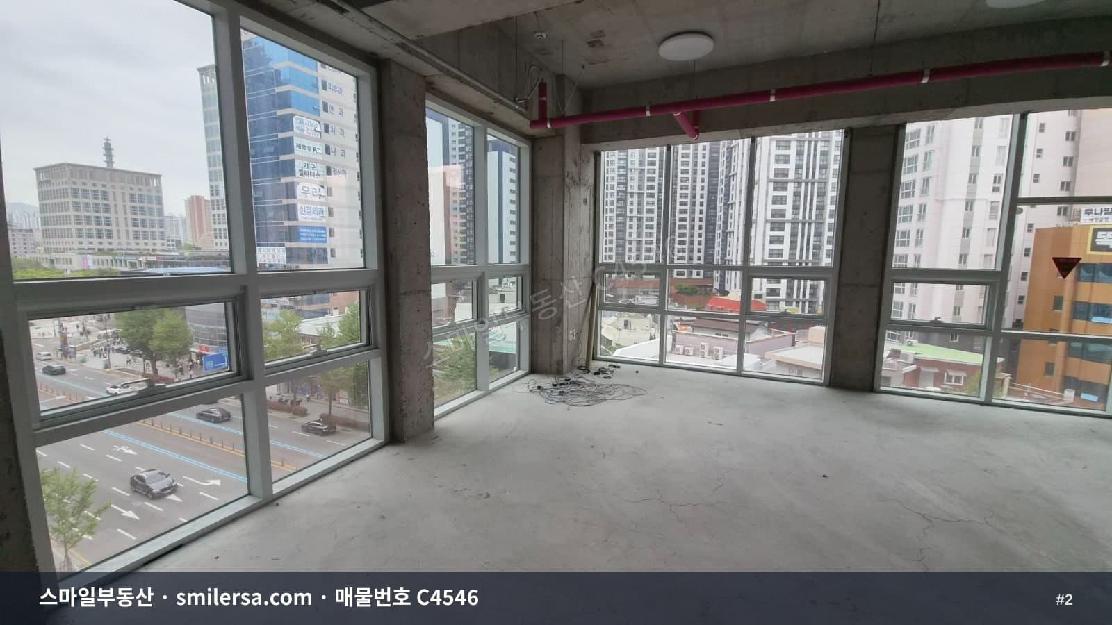 시청역 인근 연산동 병의원·사무실 68평, 역세권 대로변 깨끗한 건물 썸네일 2