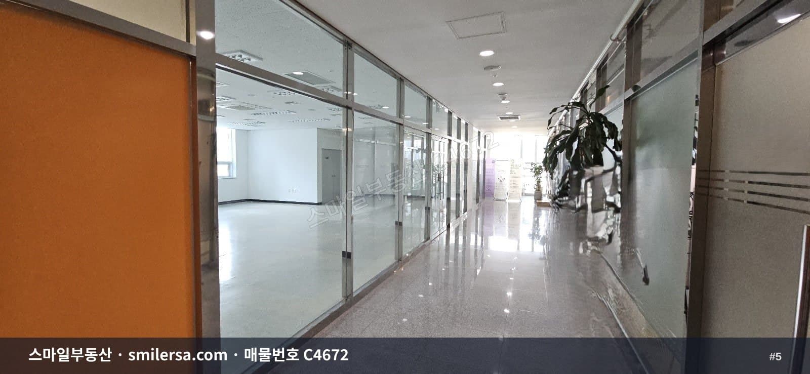연산역 대로변 신축급 중형사무실, 역세권 입지에 관리 잘 된 64평 썸네일 5