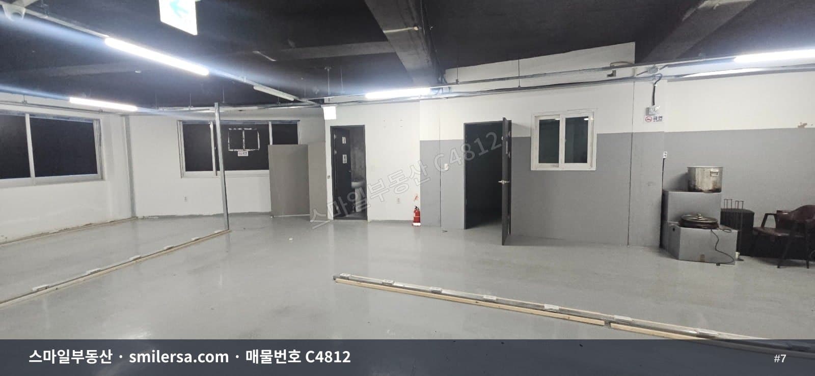 서면역 인근 90평 대형 사무실, 가시성 좋은 2층 공간 썸네일 7