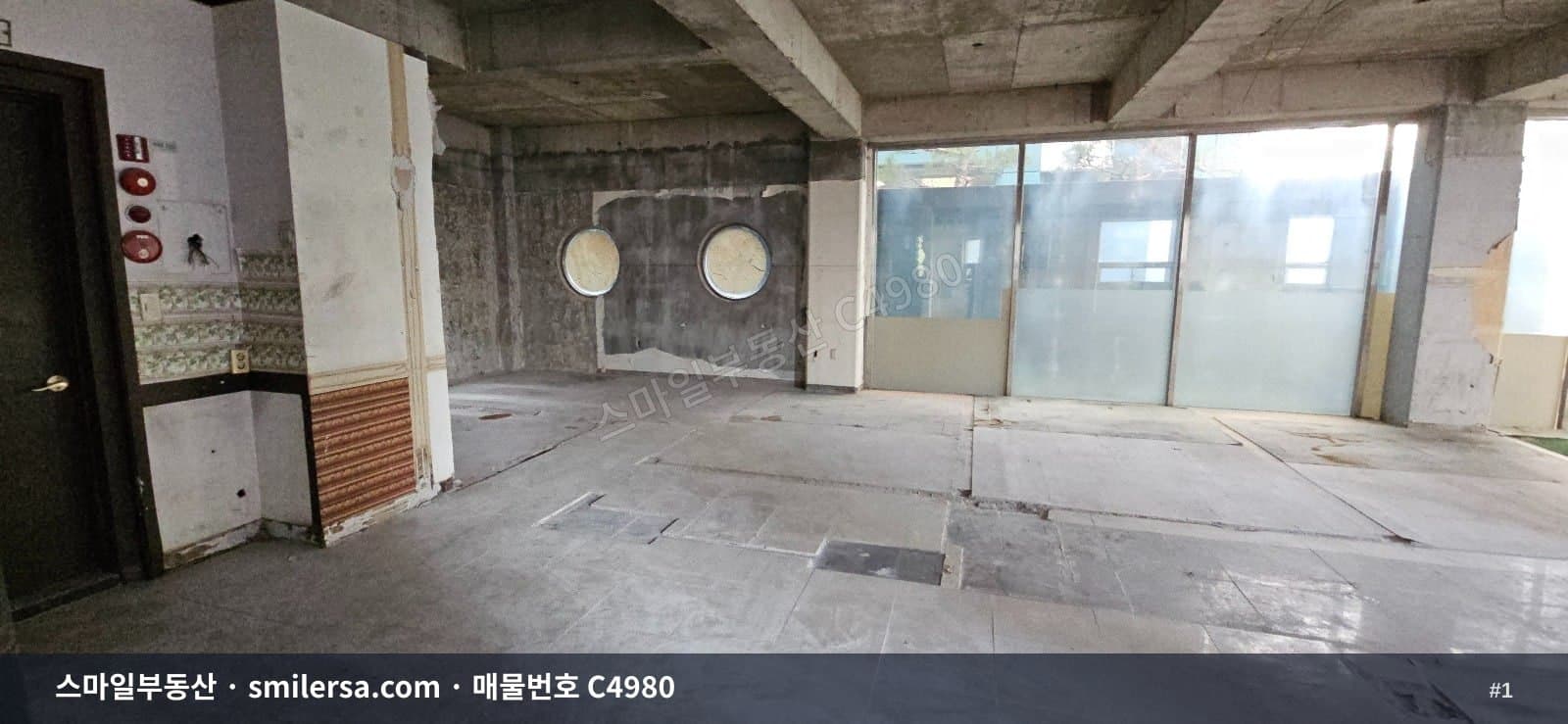 해운대역 인근 도로변 50평 사무실, 미용·필라테스 등 다양한 업종 가능 - 1