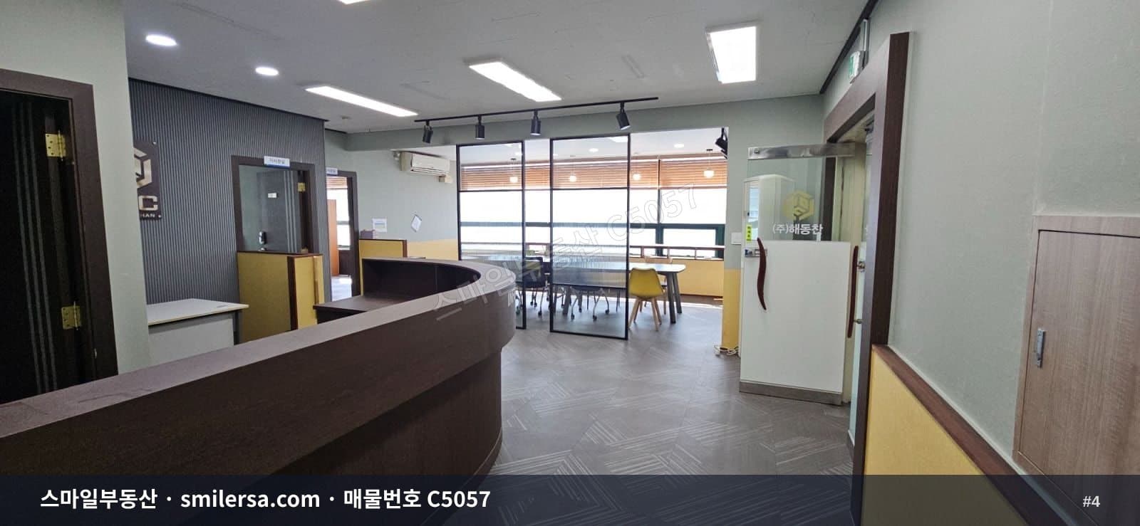 연산역 인근 깔끔한 대형사무실, 74평 규모 월세 매물 썸네일 4