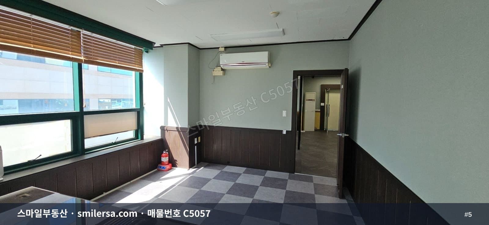 연산역 인근 깔끔한 대형사무실, 74평 규모 월세 매물 썸네일 5
