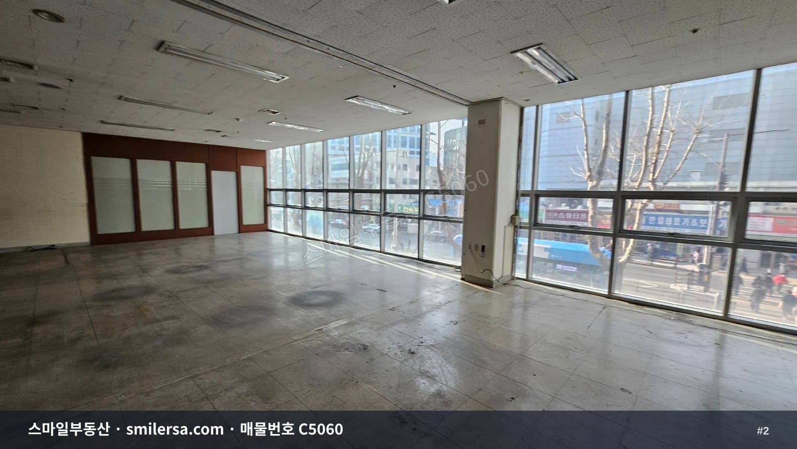부전역 인근 대로변 사무실 90평, 역세권 접근성 좋은 2층 공간 썸네일 2