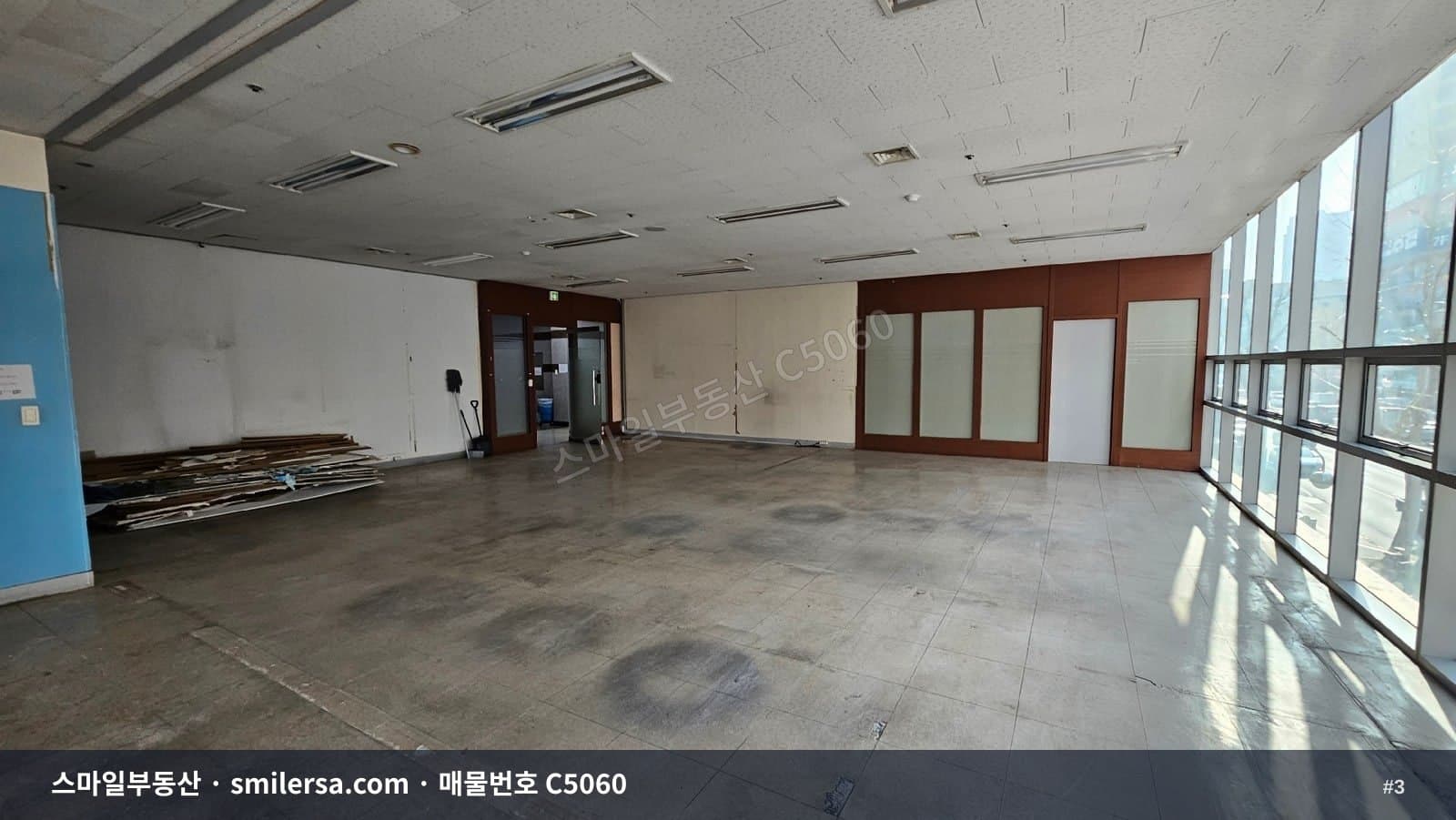 부전역 인근 대로변 사무실 90평, 역세권 접근성 좋은 2층 공간 썸네일 3