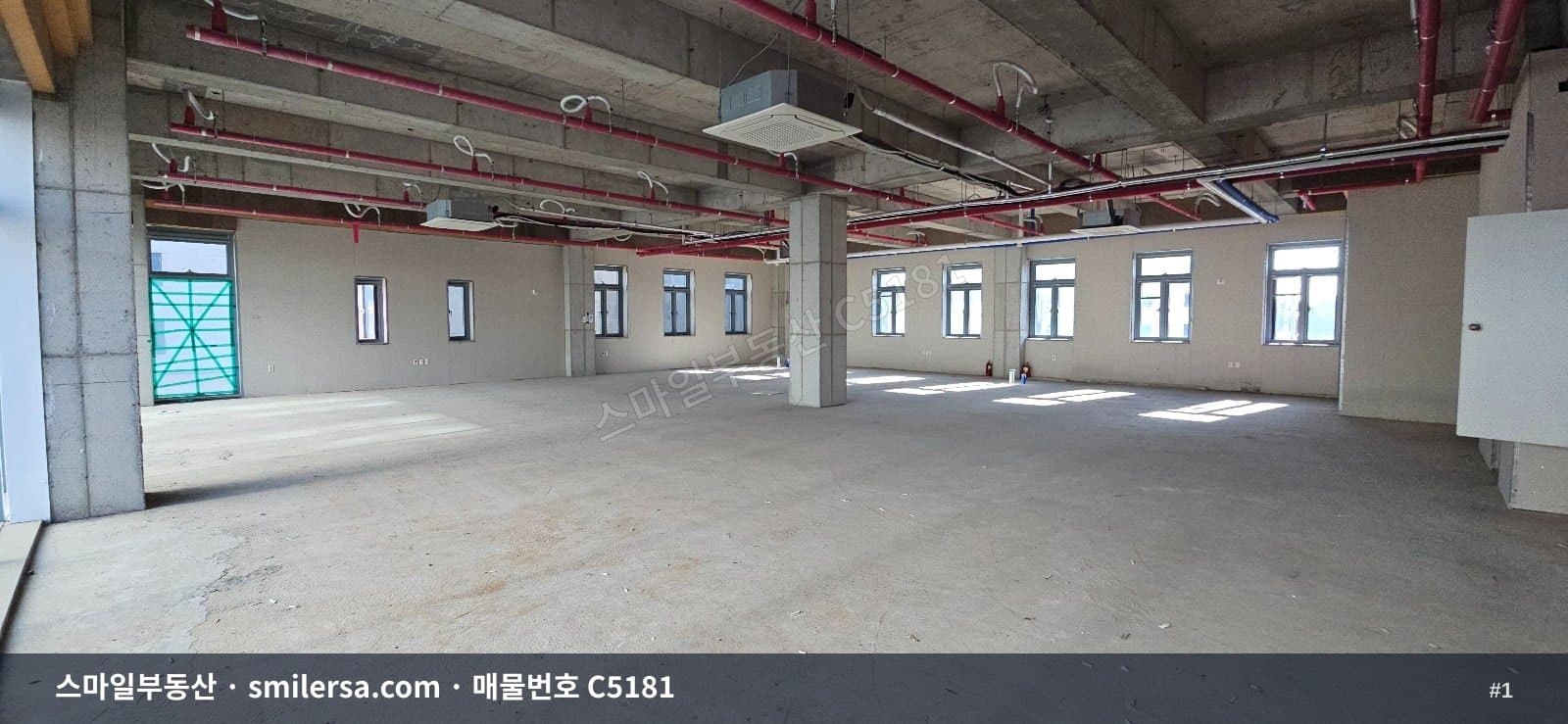 해운대역 인근 대로변 103평 대형 사무실 - 1