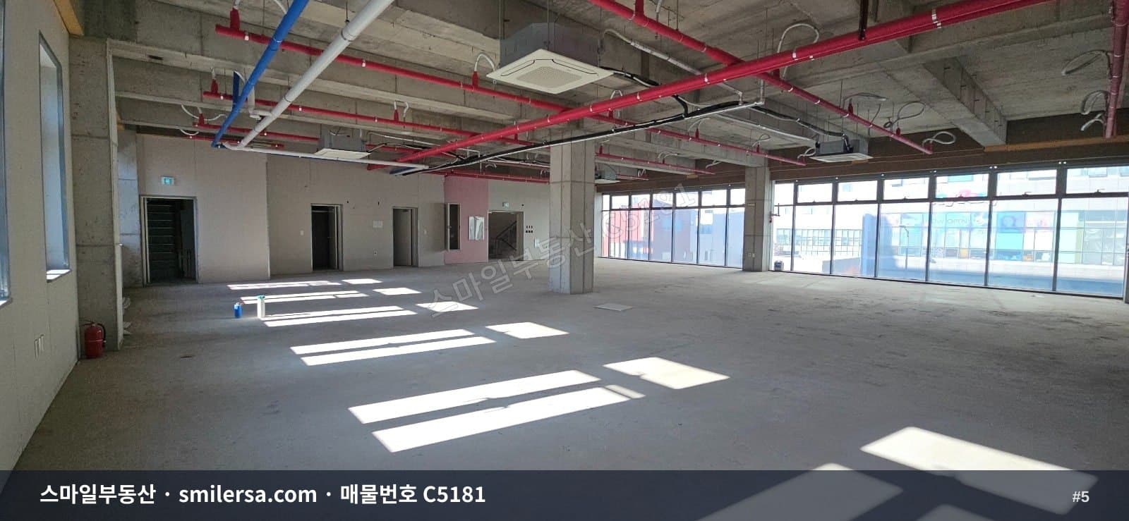 해운대역 인근 대로변 103평 대형 사무실 썸네일 5