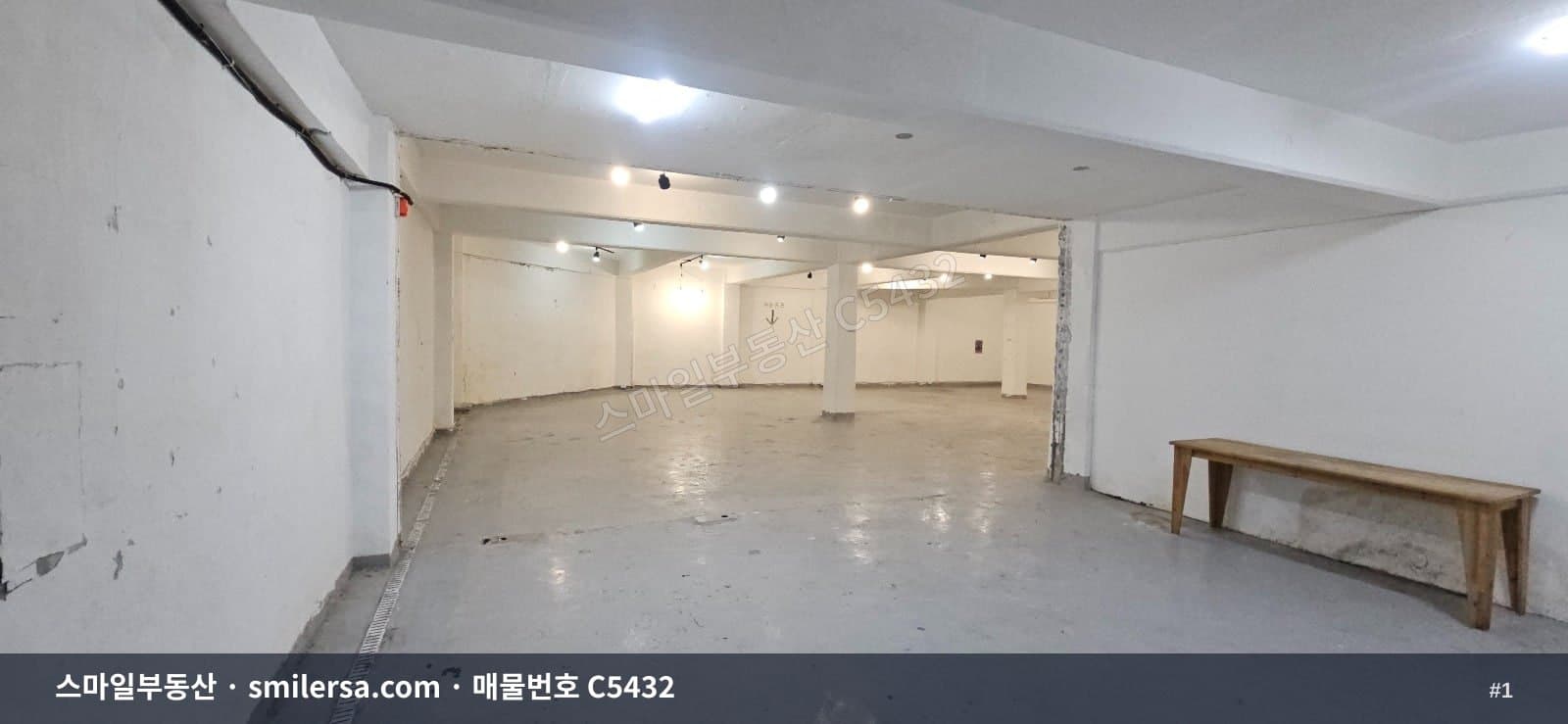전포동 전리단길 상권 지하 1층 65평, 사무실·창고 월세 - 1