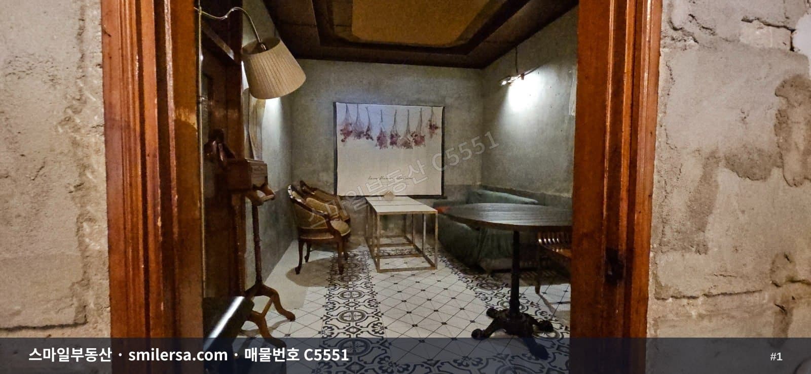 국제금융센터역 인근 내부 깔끔한 전포동 상가 - 1