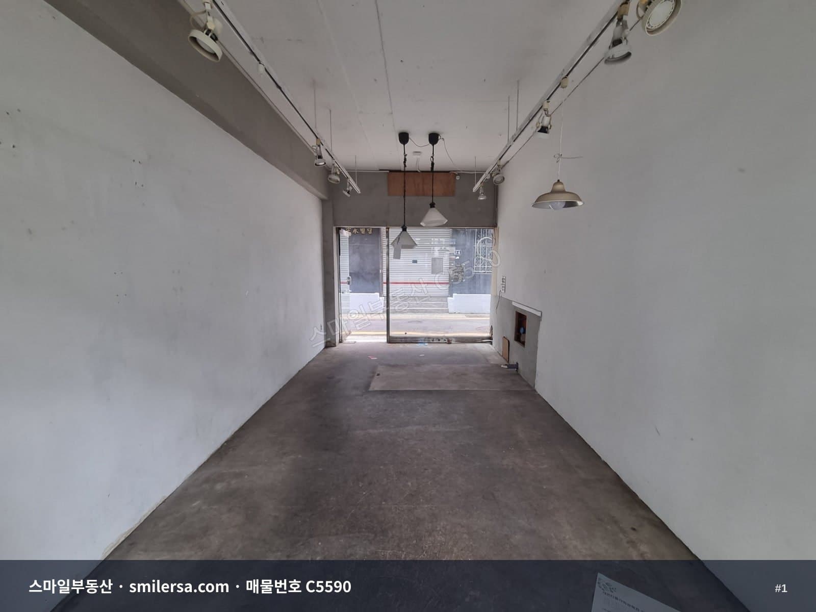 중앙동 대로변 BRT 앞 10평 상가, 보증금 1500에 월세 110 - 1