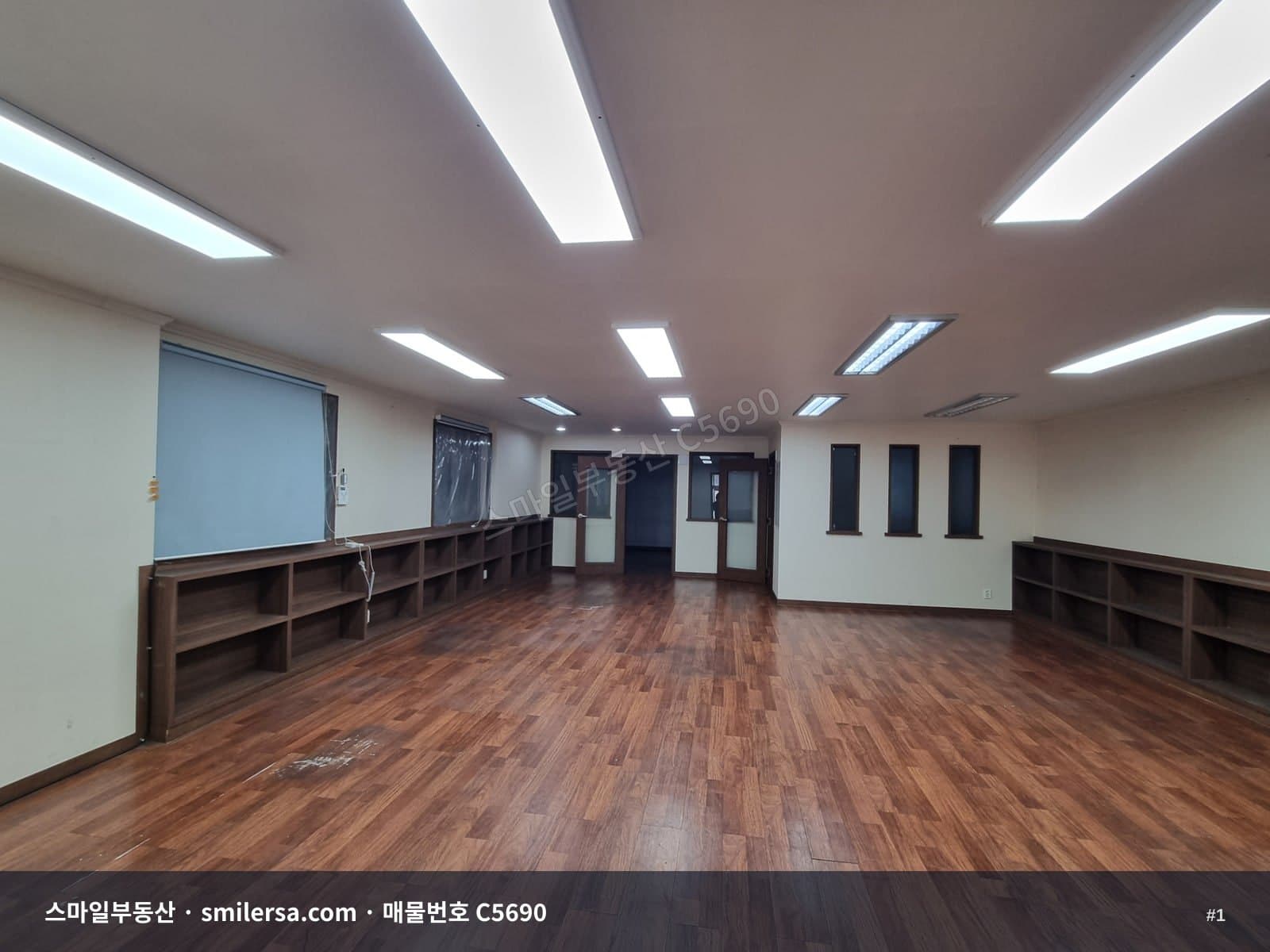 부산광역시 중구 중앙동4가 사무실 내부 사진 C5690