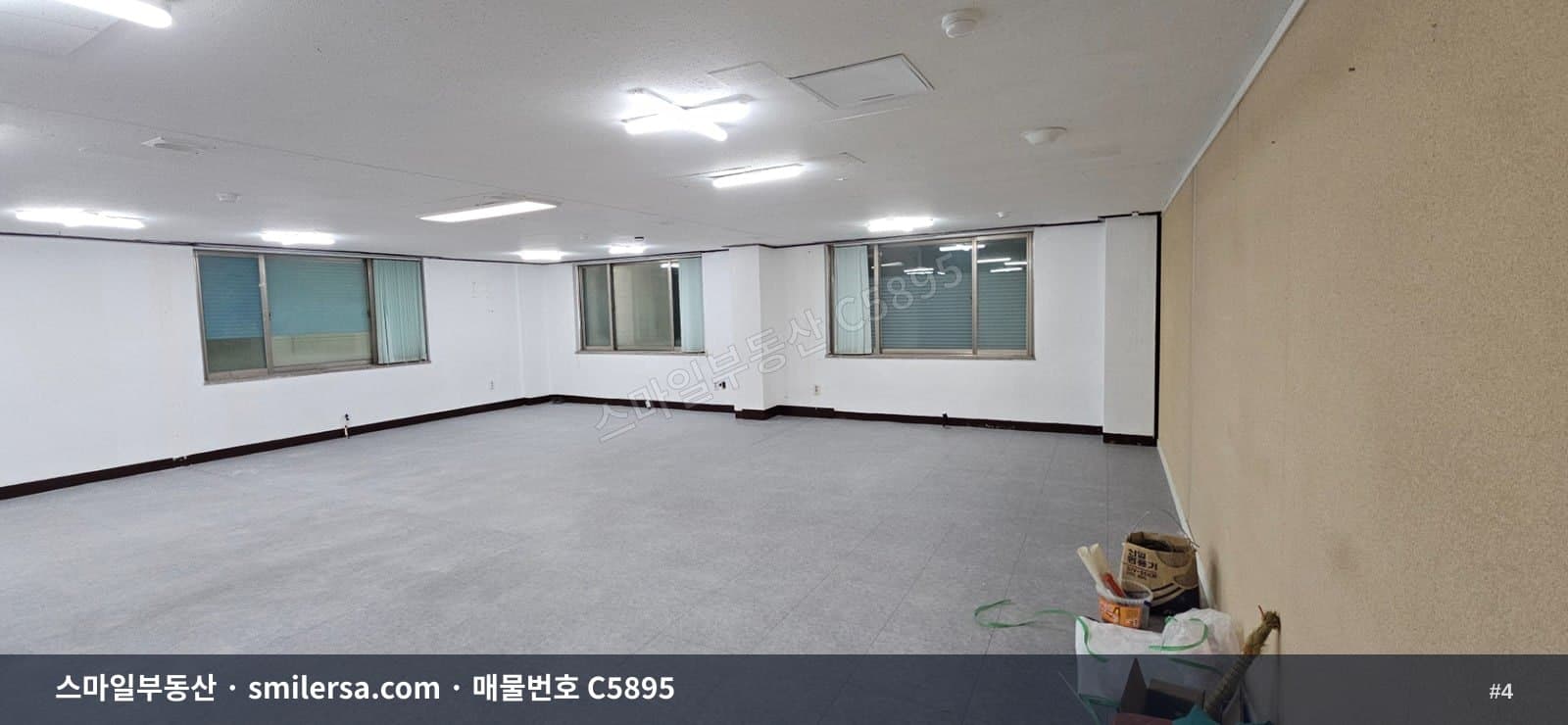 범내골역 인근 관리잘된 사무실, 룸있는 40평 월세 썸네일 4