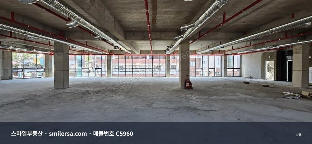 전포동 신축 대형 사무실 180평, 전포놀이터 골목시장 인근 도로변 썸네일 6