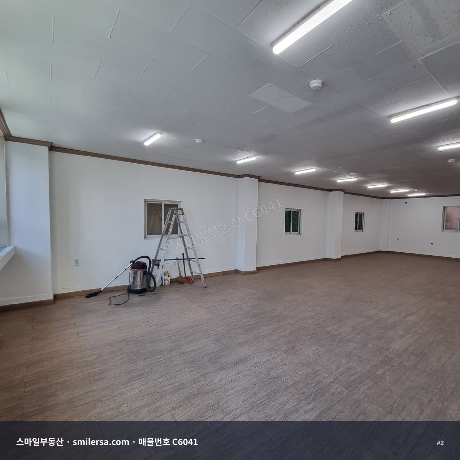 부전시장 인근 2층 40평 사무실, 유동인구 많은 접근성 좋은 자리 썸네일 2