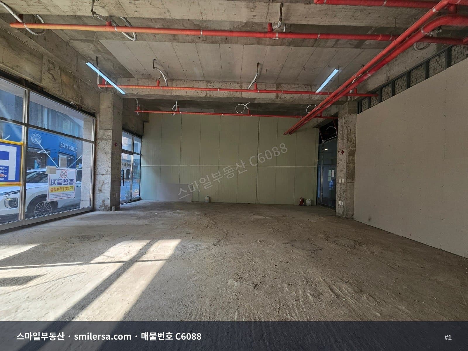서면시장 입구 전면통창 1층 상가, 무권리 즉시 입점 - 1