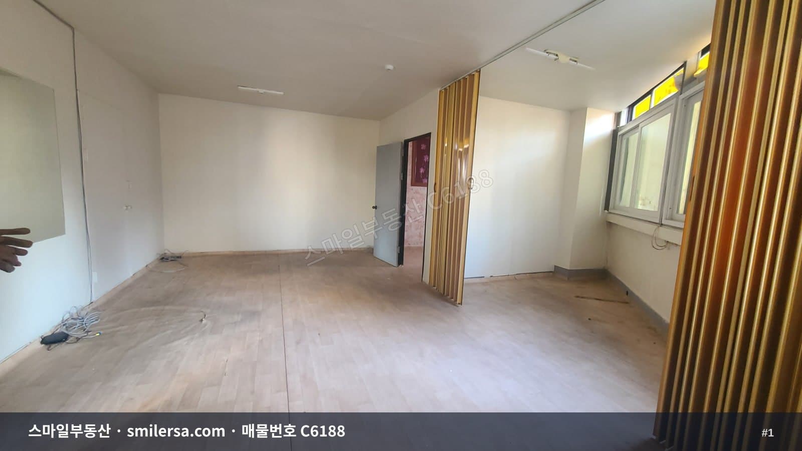 서면역 인근 소형 사무실, 부전동 10평 월세 매물 - 1