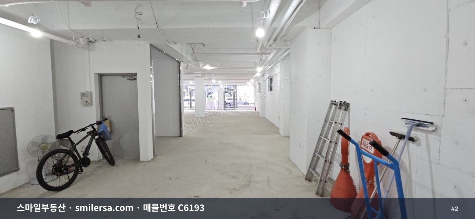 부전역 인근 1층과 지하 연결 상가, 150평대 대형 평수 썸네일 2