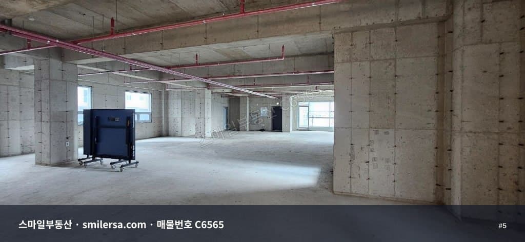 부산시청 거제시장 사거리 인근 주차 가능한 1~2층 음식점 썸네일 5