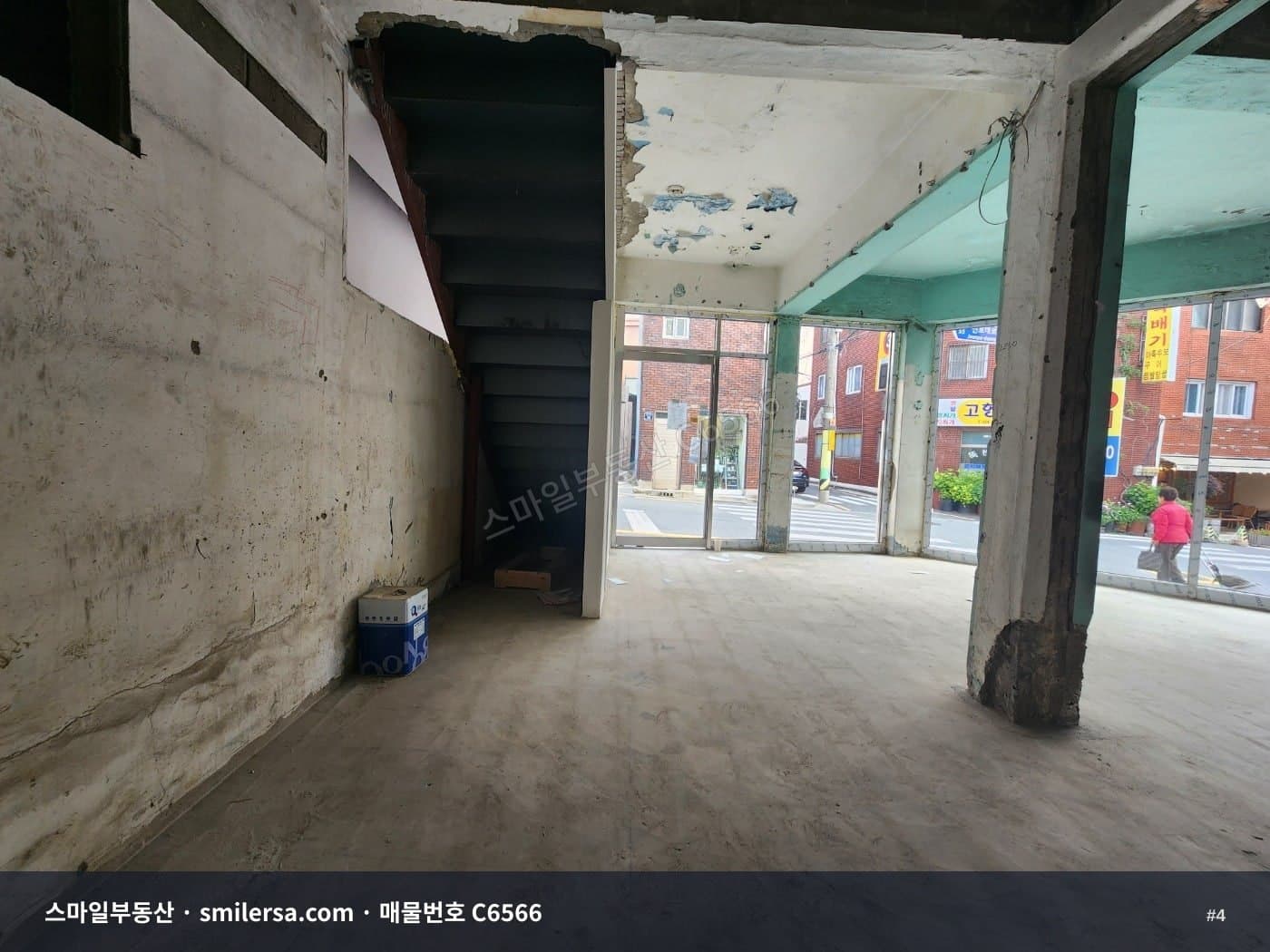 전포사잇길 코너 1층 상가, 무권리 14평 통창 매물 썸네일 4