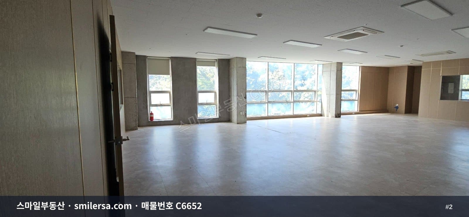 장산역 초역세권 150평 대형 사무실, 전망과 접근성 모두 갖춘 공간 썸네일 2