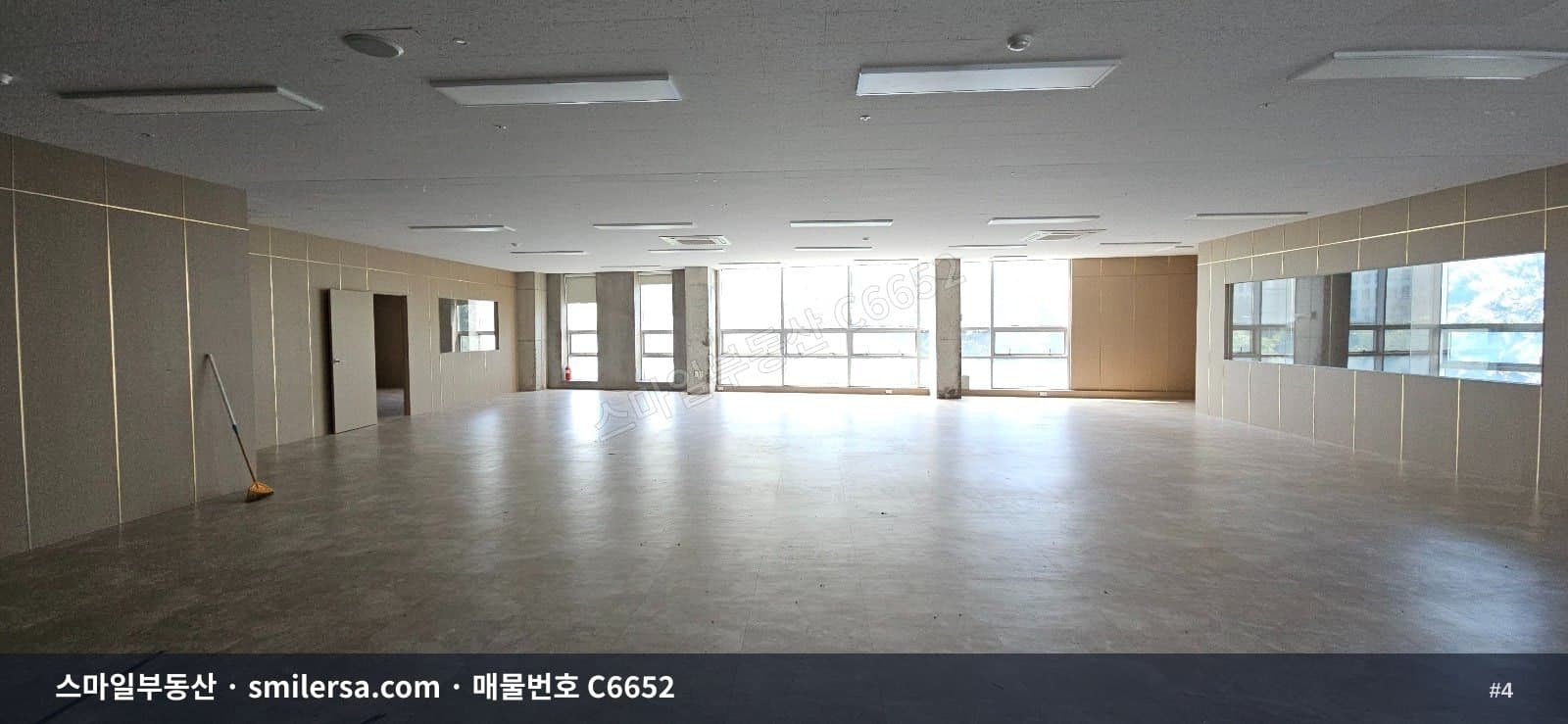 장산역 초역세권 150평 대형 사무실, 전망과 접근성 모두 갖춘 공간 썸네일 4